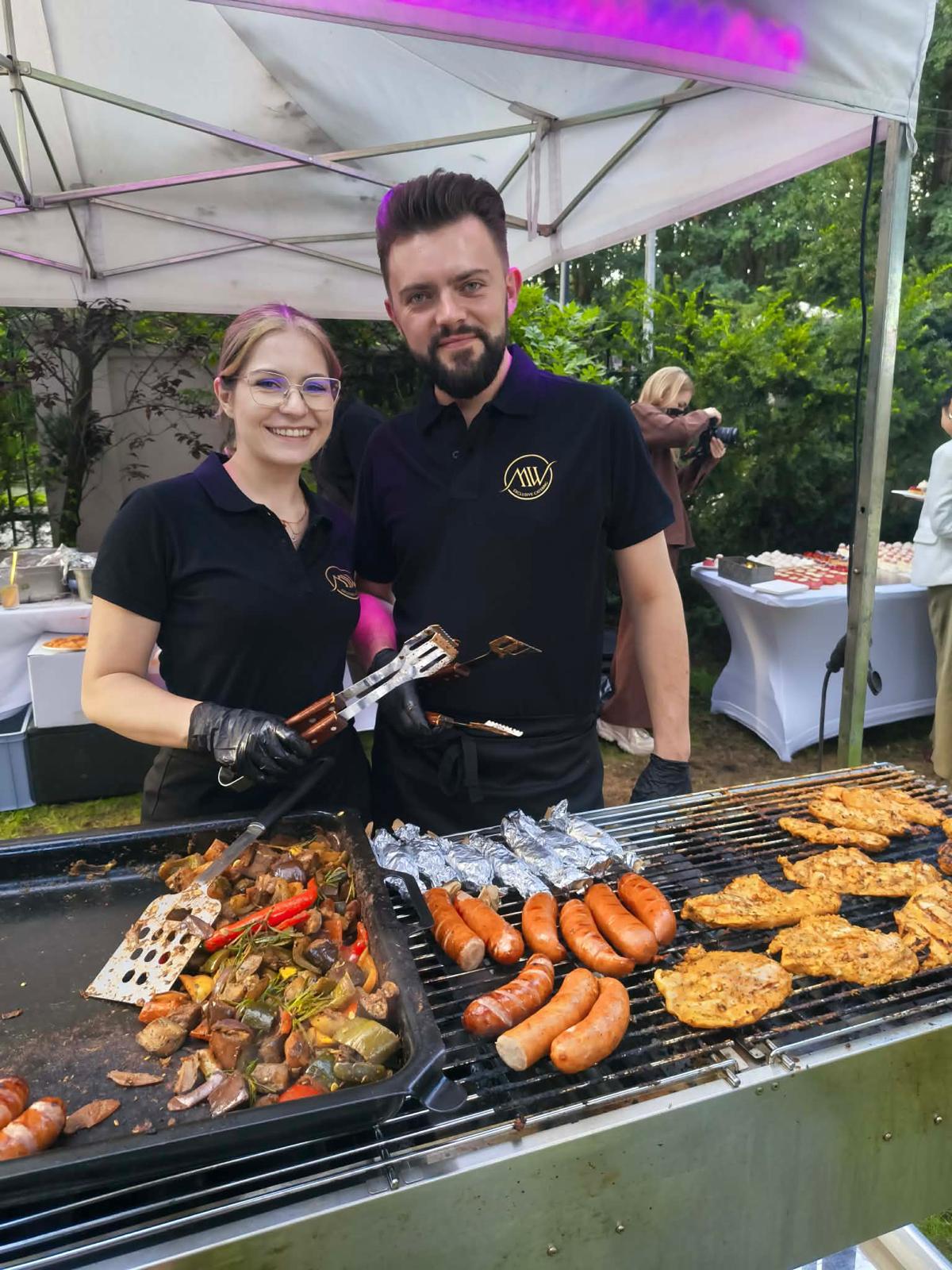Stanowisko grillowe MW Exclusive Catering podczas wydarzenia